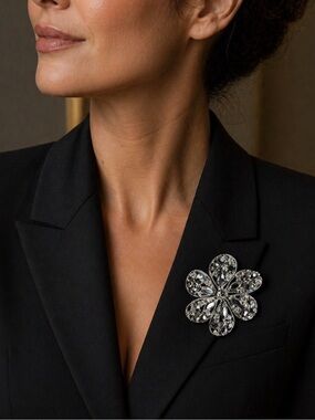 Brooch/Pin Silver Tone